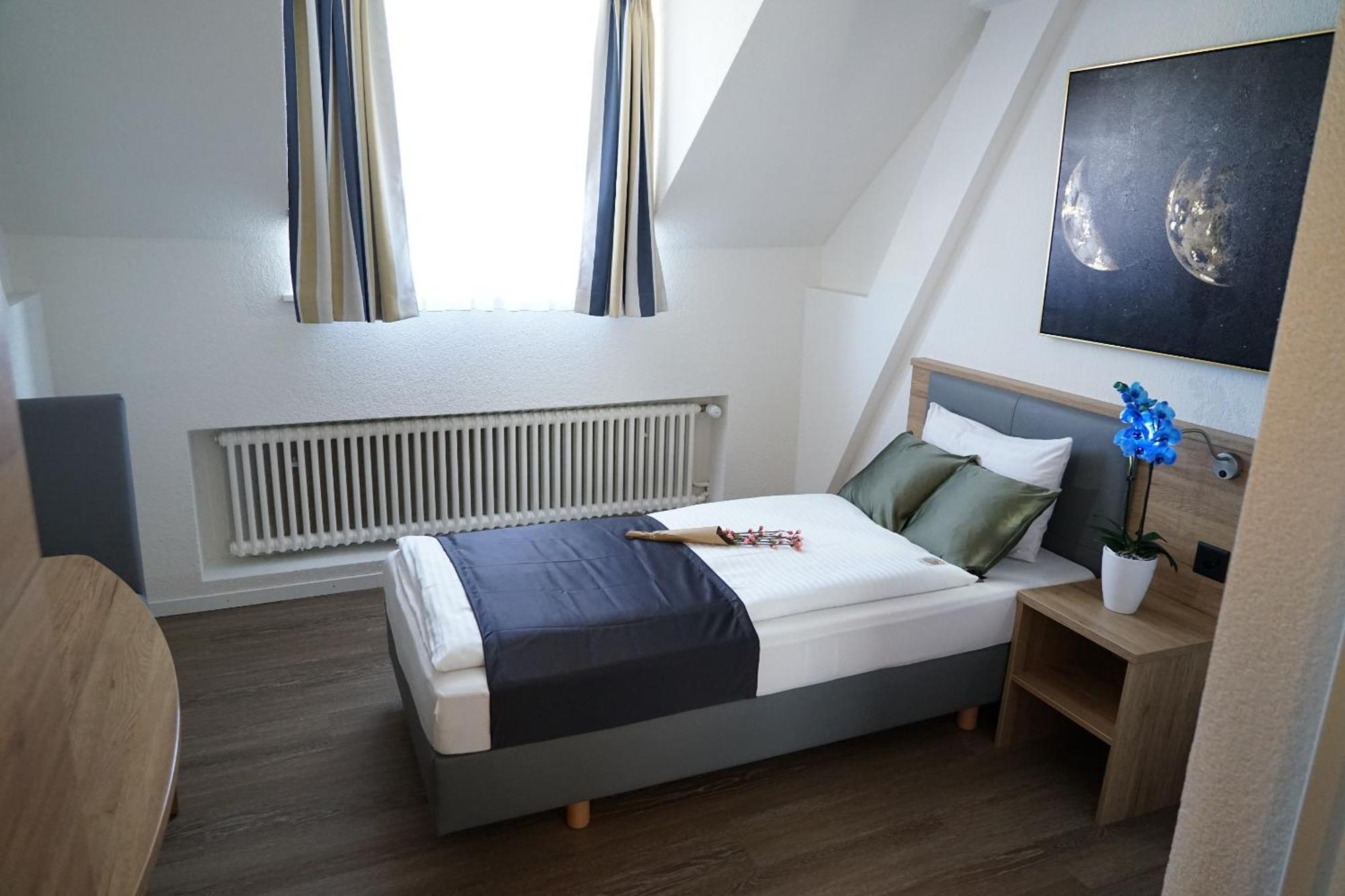 Perron 10 Centra Hotel
